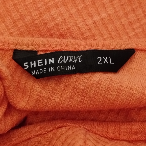 Plus Size Ribbed Long Sleeve Exposed Back Top - Picture 6 of 11